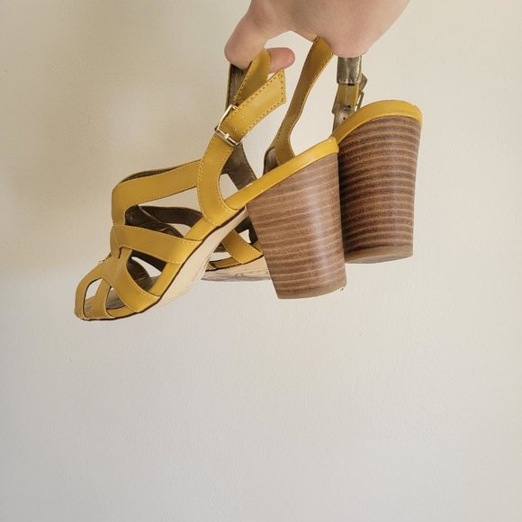 Super Cute Chunky Heels - Picture 3 of 4